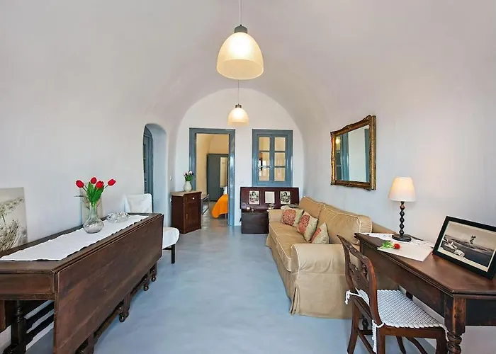 Oia Breeze House